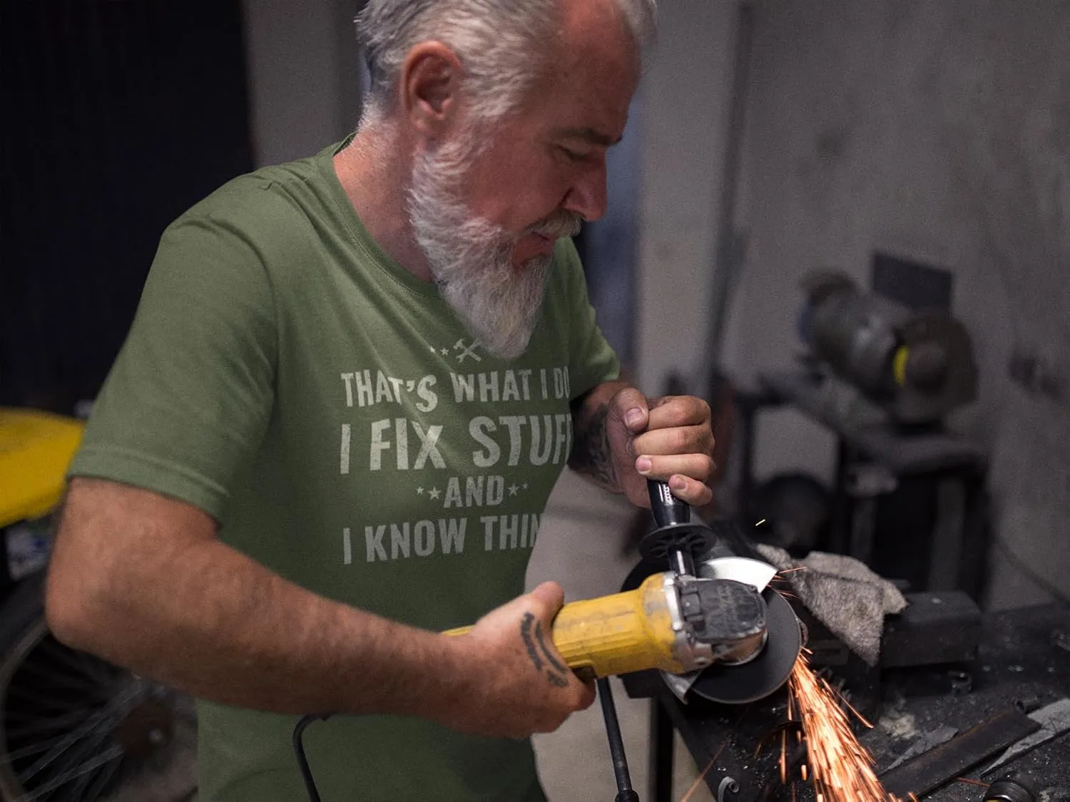 Funny I Fix Stuff and Know Things T-Shirt Dad Joke Tee for Handyman