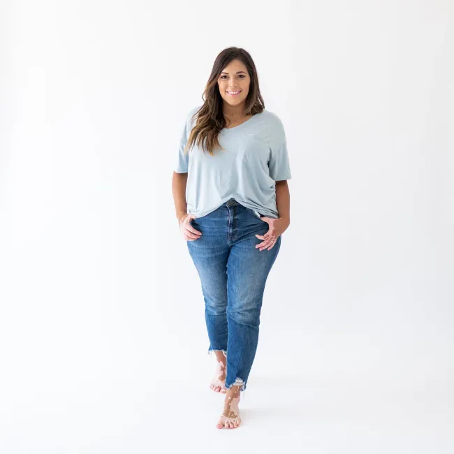 Kyte Mama Relaxed Fit V-Neck in Fog