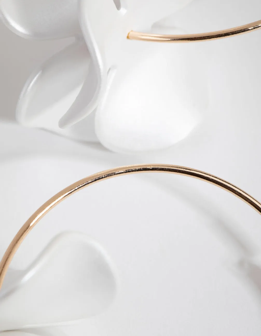Pearlised White Flower Hoop Earrings